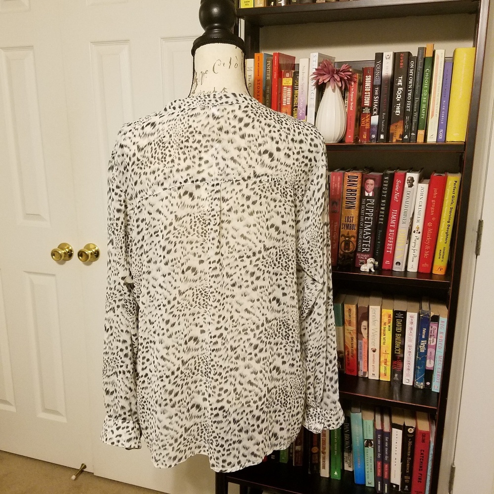 Chic Pattern Top - Picture 3 of 3